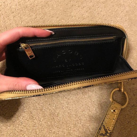 Marc by Marc Jacobs Gold Snakeskin Wallet and Keychain - Picture 4 of 6